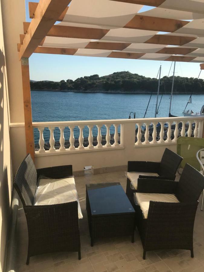 Roko Tribunj (Sibenik-Knin)